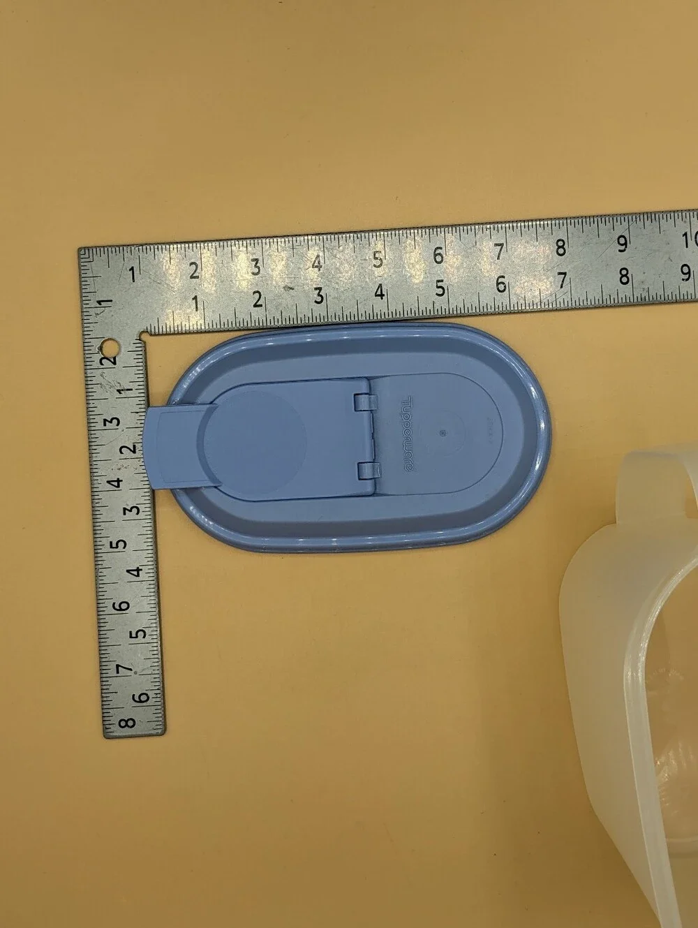 Tupperware 1 Qt Slim Pitcher 2189D-1 Blue Flip Top Lid 2010B-3 2011B-8 Pre-owned